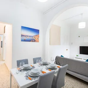 Lovely Flat-hosted By Sweetstay , Sliema Malta