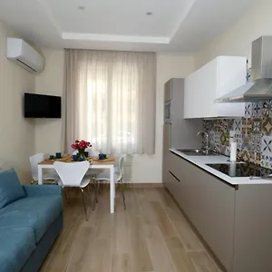 Salotto Vomero 7 , Napoli Italia