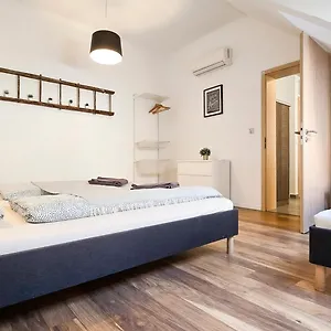  Appartamento Upartments